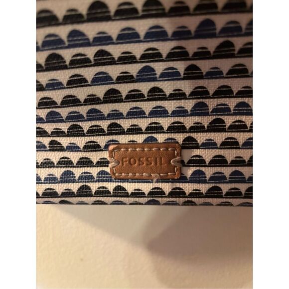 Fossil Leather Crossbody Purse - Picture 3 of 7